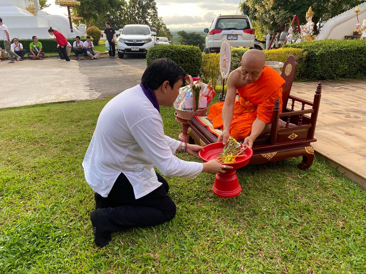 คณะรัฐศาสตร์และสังคมศาสตร์ มหาวิทยาลัยพะเยา ร่วมประเพณีตักบาตรเทโวโรหณะ เนื่องในวันมหาปวารณาออกพรรษา ประจำปี 2563