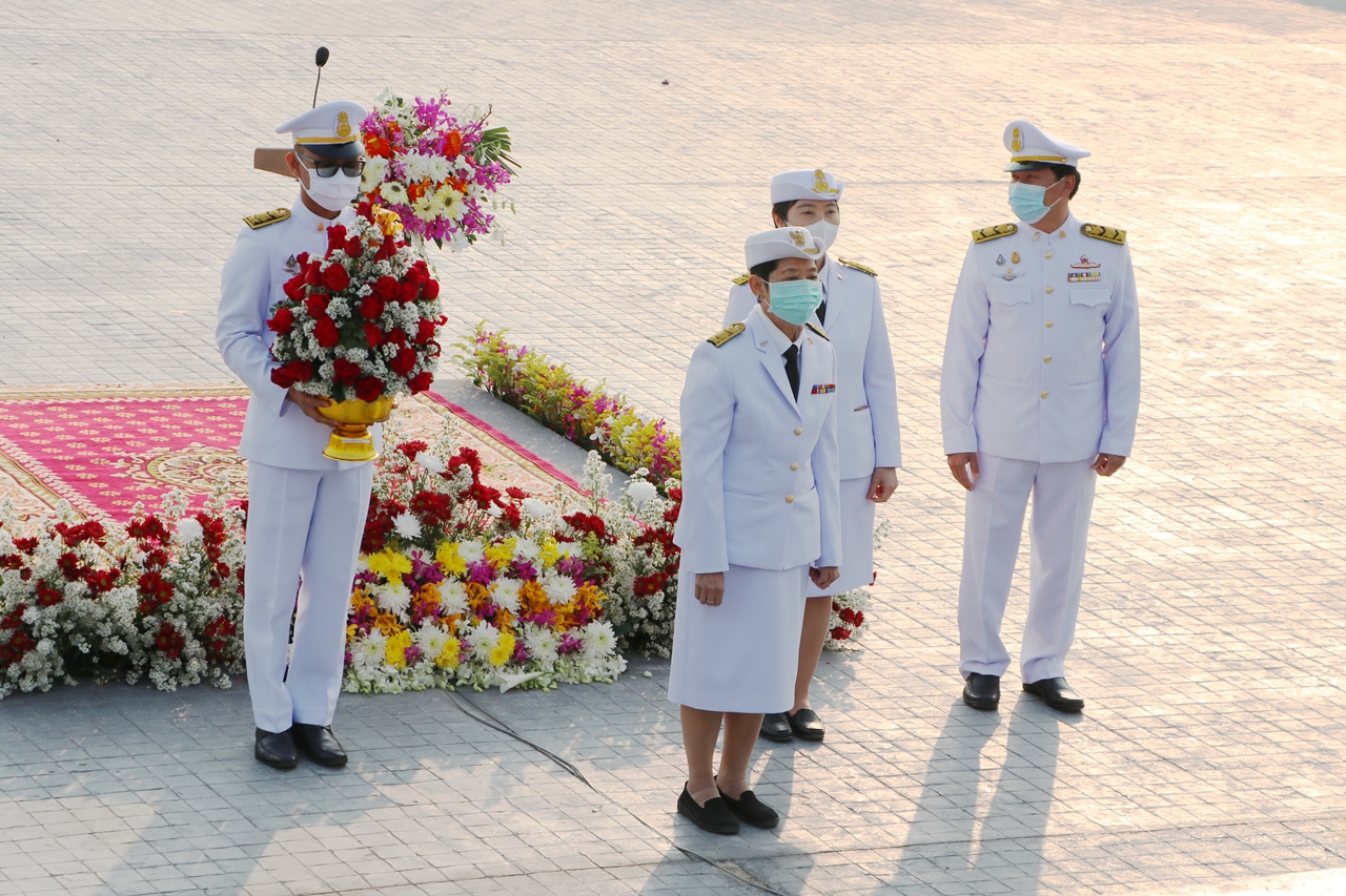 คณะรัฐศาสตร์และสังคมศาสตร์ มหาวิทยาลัยพะเยา เข้าร่วมวางพานพุ่มดอกไม้ถวายราชสักการะพระบรมราชานุสาวรีย์สมเด็จพระนเรศวรมหาราช เนื่องในวันยุทธหัตถีสมเด็จพระนเรศวรมหาราช ประจำปี 2564 