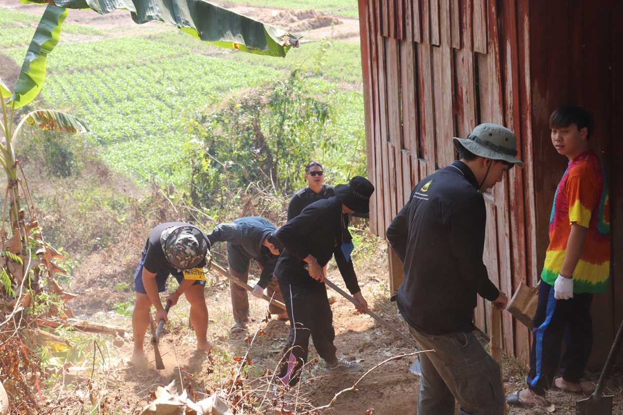 คณะรัฐศาสตร์และสังคมศาสตร์ มหาวิทยาลัยพะเยา ดำเนินโครงการส่งเสริมและสร้างการเรียนรู้สู่ชุมชน ค่ายรัฐ-พัฒน์รวมใจพัฒนา ปีที่ 2 ณ โรงเรียนบ้านแม่งาวใต้ อำเภองาว จังหวัดลำปาง