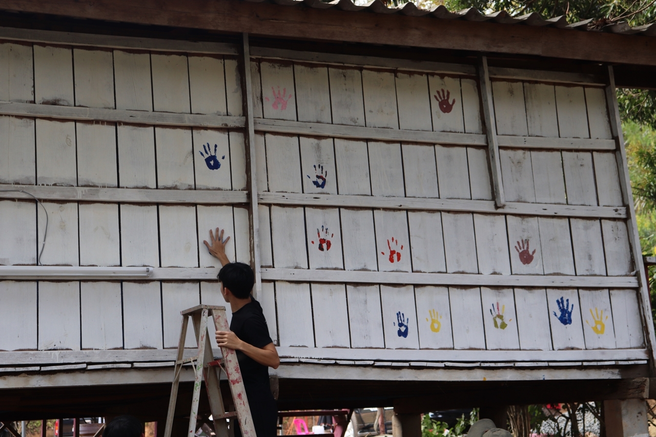 คณะรัฐศาสตร์และสังคมศาสตร์ มหาวิทยาลัยพะเยา ดำเนินโครงการส่งเสริมและสร้างการเรียนรู้สู่ชุมชน ค่ายรัฐ-พัฒน์รวมใจพัฒนา ปีที่ 2 ณ โรงเรียนบ้านแม่งาวใต้ อำเภองาว จังหวัดลำปาง