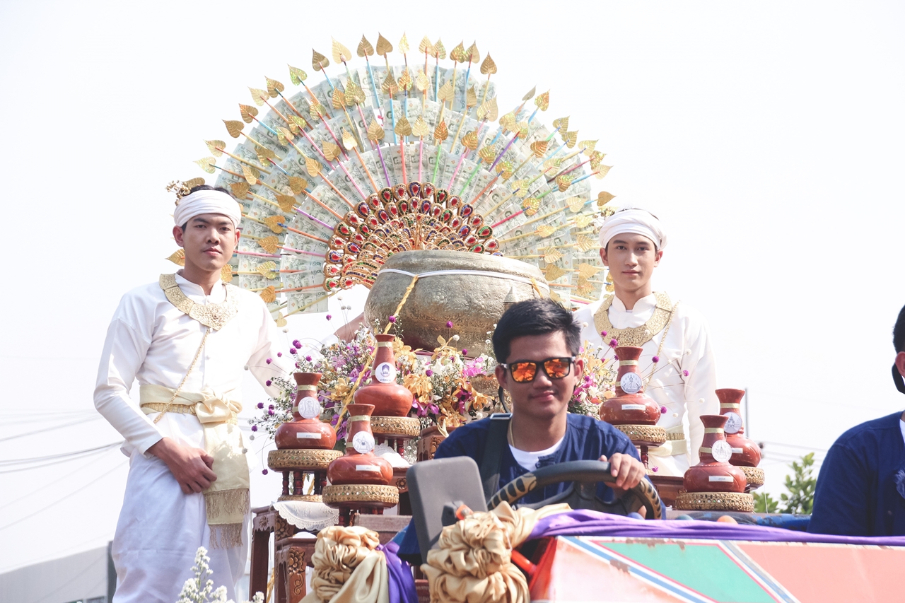 คณะรัฐศาสตร์และสังคมศาสตร์ ดำเนินโครงการ “ประเพณีแห่ผ้าห่มพระธาตุจอมทอง” ครั้งที่ 6 โดยมหาวิทยาลัยพะเยาระหว่างคณะศิลปศาสตร์ คณะรัฐศาสตร์และสังคมศาสตร์ และวิทยาลัยการศึกษา ณ วัดพระธาตุจอมทอง จังหวัดพะเยา