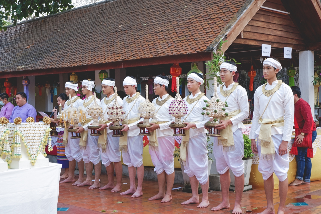 คณะรัฐศาสตร์และสังคมศาสตร์ ดำเนินโครงการ “ประเพณีแห่ผ้าห่มพระธาตุจอมทอง” ครั้งที่ 6 โดยมหาวิทยาลัยพะเยาระหว่างคณะศิลปศาสตร์ คณะรัฐศาสตร์และสังคมศาสตร์ และวิทยาลัยการศึกษา ณ วัดพระธาตุจอมทอง จังหวัดพะเยา