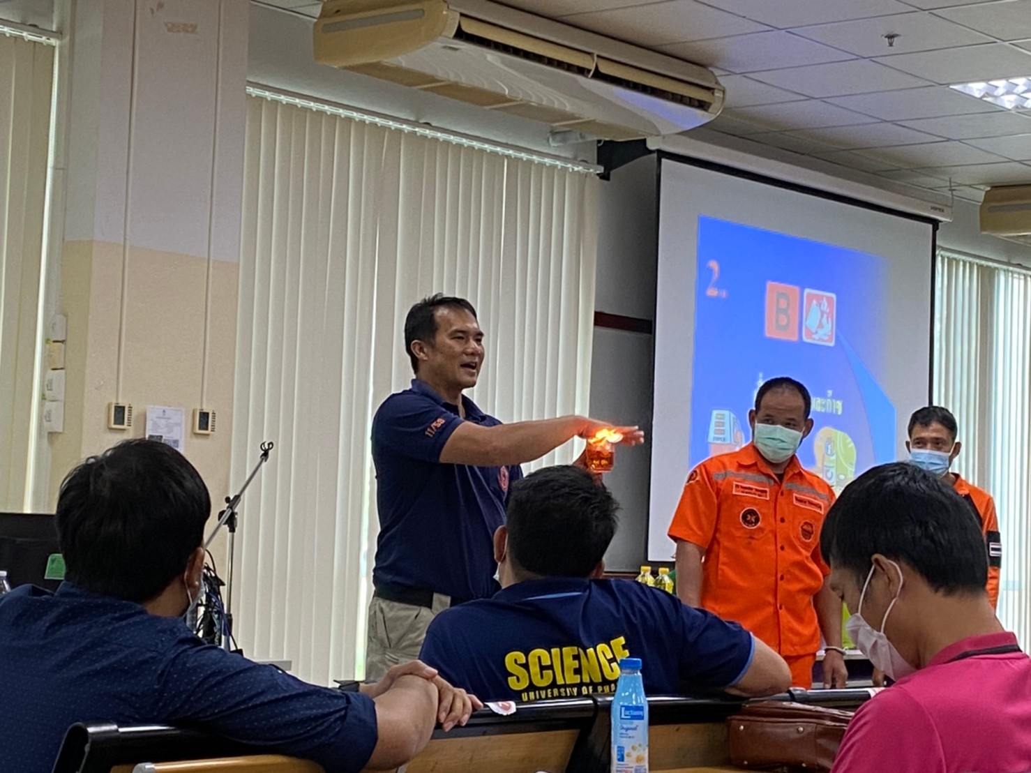 คณะรัฐศาสตร์และสังคมศาสตร์ มหาวิทยาลัยพะเยา เข้าร่วมอบรม ดำเนินการฝึกซ้อมดับเพลิงและฝึกซ้อมอพยพหนีไฟ