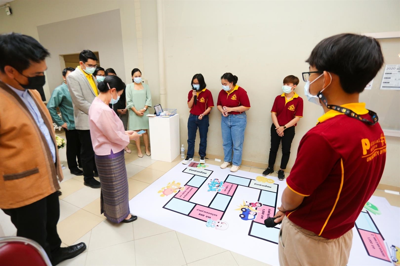 คณะรัฐศาสตร์และสังคมศาสตร์ ร่วมกับ คณะเทคโนโลยีสารสนเทศและการสื่อสาร จัดกิจกรรม การนำเสนอผลงานต่อผู้บริหารมหาวิทยาลัย