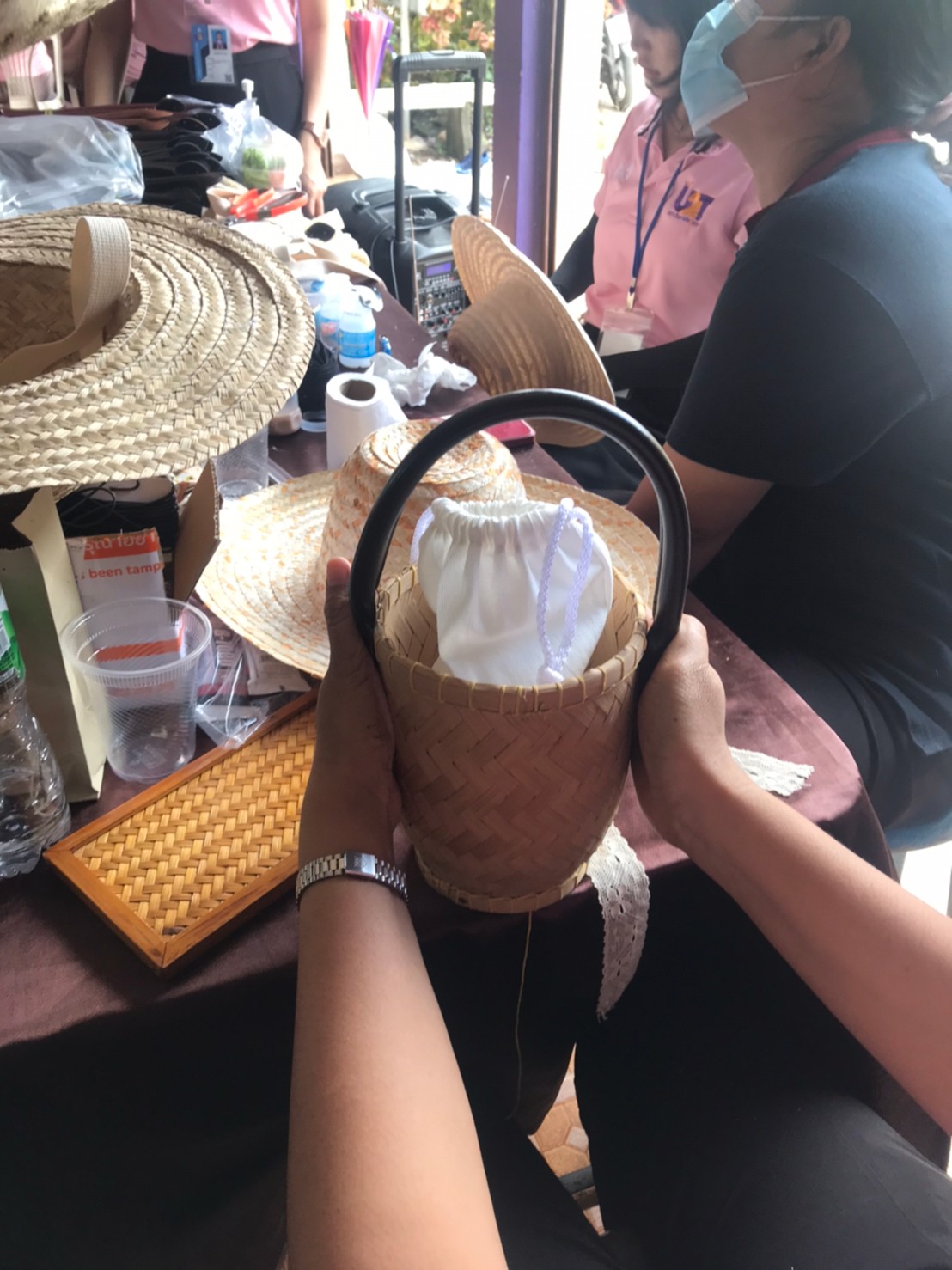 คณะรัฐศาสตร์และสังคมศาสตร์ ดำเนินโครงการ กิจกรรมที่ 5 “การพัฒนาอาชีพใหม่ฯ (การอบรมเชิงปฏิบัติการเพื่อยกระดับอาชีพและเศรษฐกิจในพื้นที่)” ณ ตำบลงิม