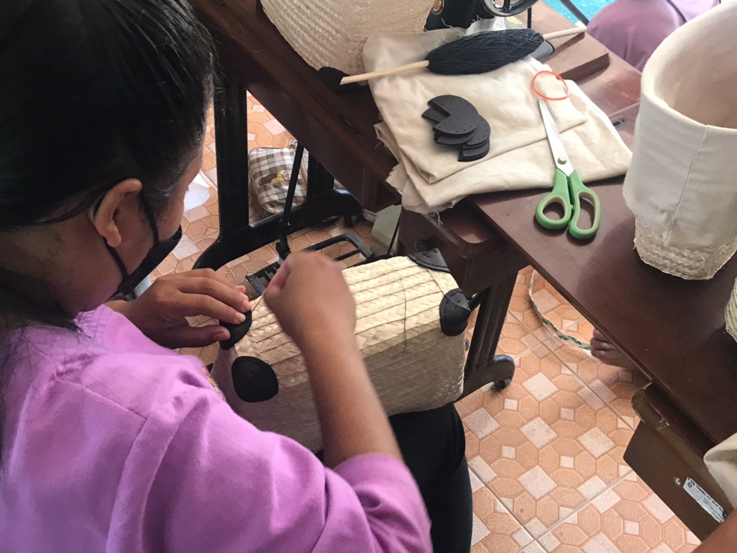 คณะรัฐศาสตร์และสังคมศาสตร์ ดำเนินโครงการ กิจกรรมที่ 5 “การพัฒนาอาชีพใหม่ฯ (การอบรมเชิงปฏิบัติการเพื่อยกระดับอาชีพและเศรษฐกิจในพื้นที่)” ณ ตำบลงิม