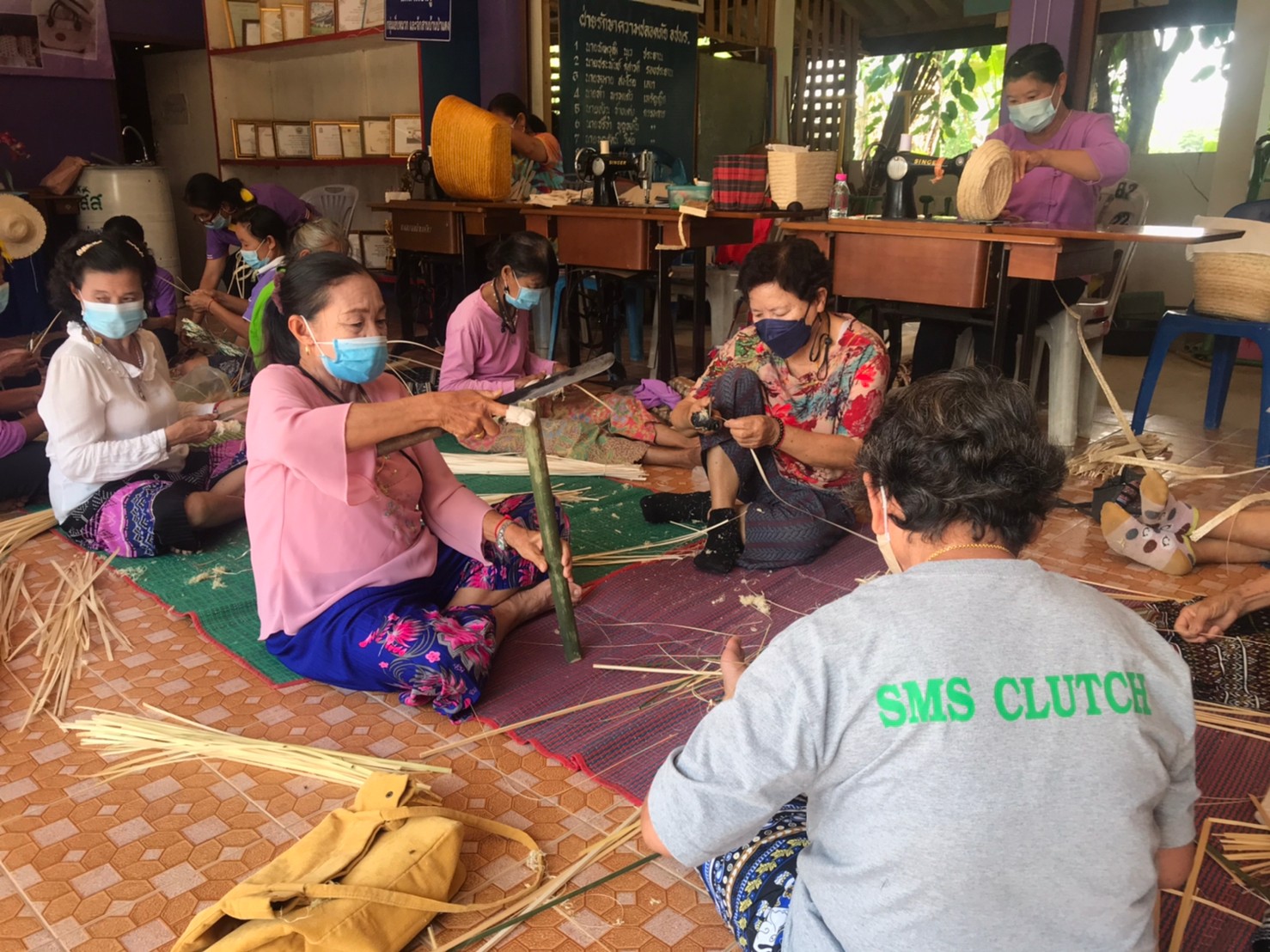 คณะรัฐศาสตร์และสังคมศาสตร์ ดำเนินโครงการ กิจกรรมที่ 5 “การพัฒนาอาชีพใหม่ฯ (การอบรมเชิงปฏิบัติการเพื่อยกระดับอาชีพและเศรษฐกิจในพื้นที่)” ณ ตำบลงิม