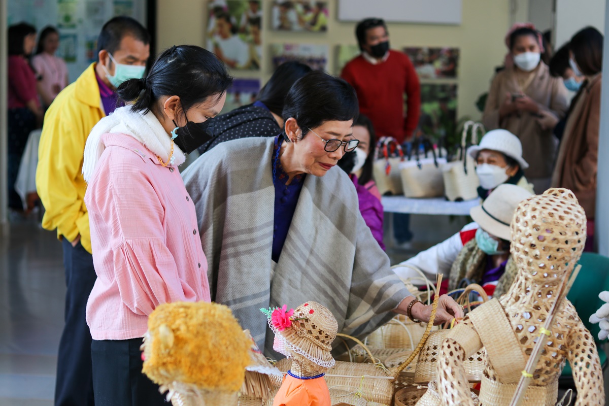 คณะรัฐศาสตร์และสังคมศาสตร์ มหาวิทยาลัยพะเยา ดำเนินโครงการถอดบทเรียนการบริการชุมชนของคณะรัฐศาสตร์และสังคมศาสตร์ และเป็นเจ้าภาพสภากาแฟสัญจร แลกเปลี่ยนเรียนรู้ ประสบการณ์สร้างปัญญา นำสังคมสู่นวัตกรรม 
