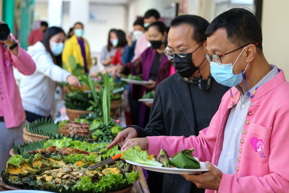 คณะรัฐศาสตร์และสังคมศาสตร์ มหาวิทยาลัยพะเยา ดำเนินโครงการถอดบทเรียนการบริการชุมชนของคณะรัฐศาสตร์และสังคมศาสตร์ และเป็นเจ้าภาพสภากาแฟสัญจร แลกเปลี่ยนเรียนรู้ ประสบการณ์สร้างปัญญา นำสังคมสู่นวัตกรรม 