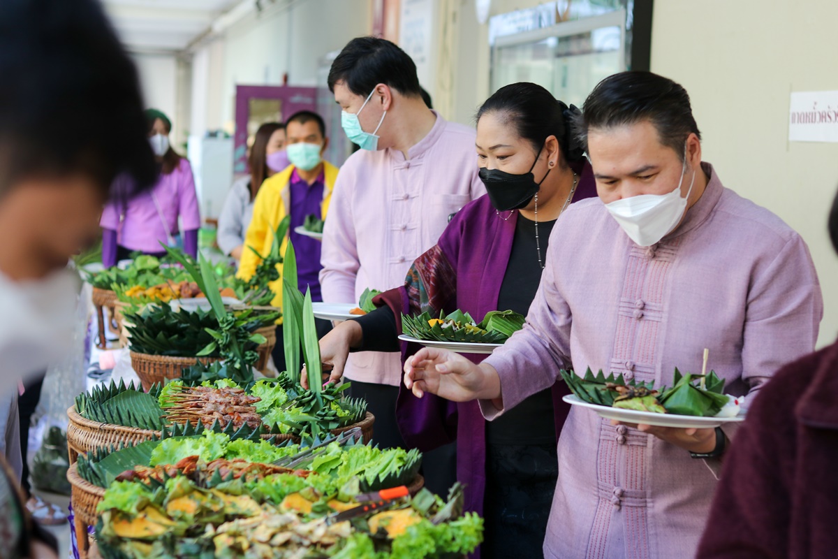 คณะรัฐศาสตร์และสังคมศาสตร์ มหาวิทยาลัยพะเยา ดำเนินโครงการถอดบทเรียนการบริการชุมชนของคณะรัฐศาสตร์และสังคมศาสตร์ และเป็นเจ้าภาพสภากาแฟสัญจร แลกเปลี่ยนเรียนรู้ ประสบการณ์สร้างปัญญา นำสังคมสู่นวัตกรรม 