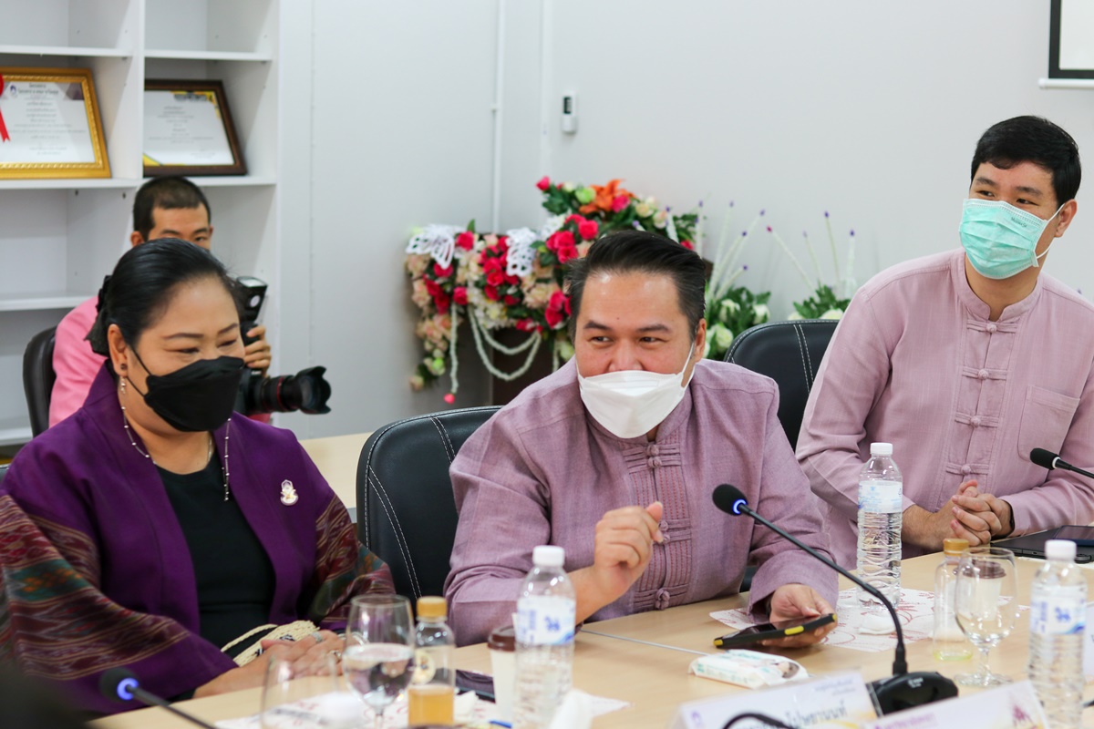 คณะรัฐศาสตร์และสังคมศาสตร์ มหาวิทยาลัยพะเยา ดำเนินโครงการถอดบทเรียนการบริการชุมชนของคณะรัฐศาสตร์และสังคมศาสตร์ และเป็นเจ้าภาพสภากาแฟสัญจร แลกเปลี่ยนเรียนรู้ ประสบการณ์สร้างปัญญา นำสังคมสู่นวัตกรรม 