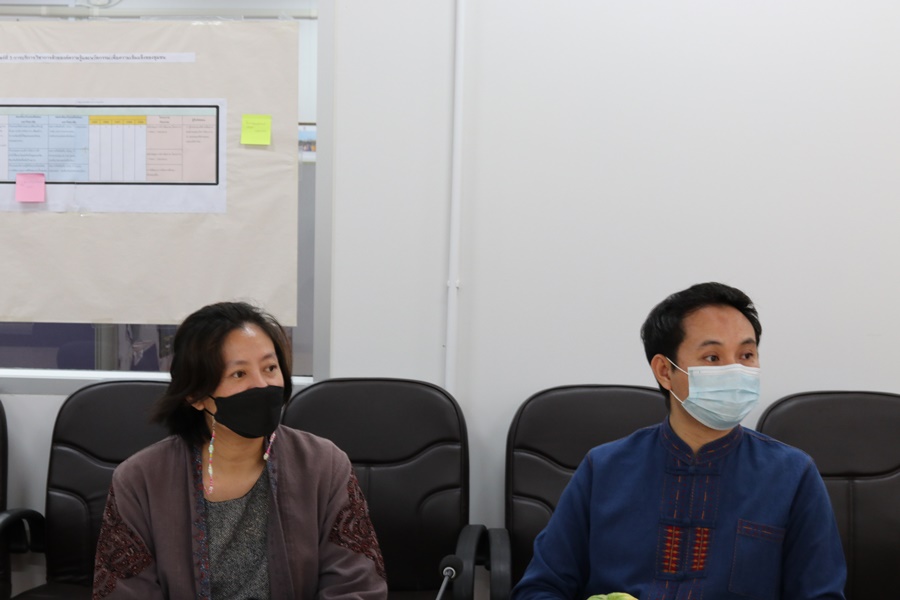 คณบดีคณะรัฐศาสตร์และสังคมศาสตร์พร้อมผู้บริหารคณะ ร่วมต้อนรับศูนย์บรรณสารและการเรียนรู้ ในกิจกรรม LLC สัญจร ภายใต้โครงการส่งเสริมและพัฒนาเครือข่ายศูนย์การเรียนรู้ตลอดชีวิต (Lifelong Learning Center)