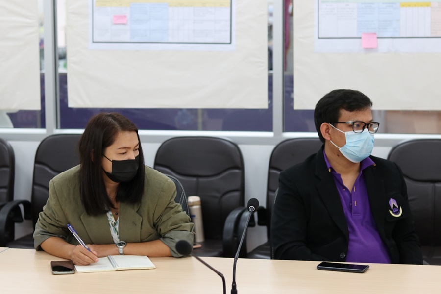 คณบดีคณะรัฐศาสตร์และสังคมศาสตร์พร้อมผู้บริหารคณะ ร่วมต้อนรับศูนย์บรรณสารและการเรียนรู้ ในกิจกรรม LLC สัญจร ภายใต้โครงการส่งเสริมและพัฒนาเครือข่ายศูนย์การเรียนรู้ตลอดชีวิต (Lifelong Learning Center)