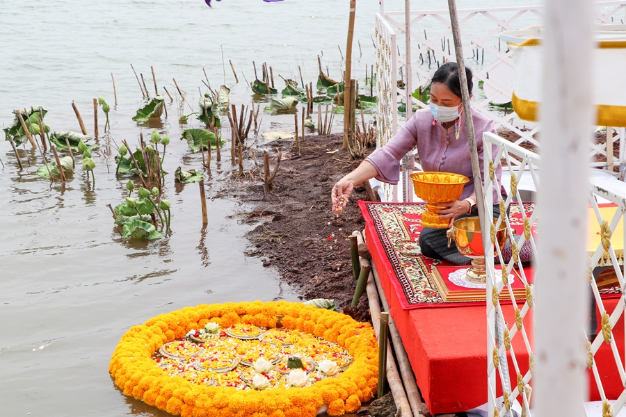 คณะรัฐศาสตร์และสังคมศาสตร์ ร่วมพิธีตักน้ำอ่างหลวง สรงองค์พระธาตุจอมทอง ประเพณีแห่ผ้าห่มพระธาตุจอมทอง 2565