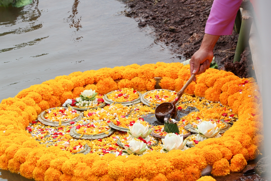 คณะรัฐศาสตร์และสังคมศาสตร์ ร่วมพิธีตักน้ำอ่างหลวง สรงองค์พระธาตุจอมทอง ประเพณีแห่ผ้าห่มพระธาตุจอมทอง 2565