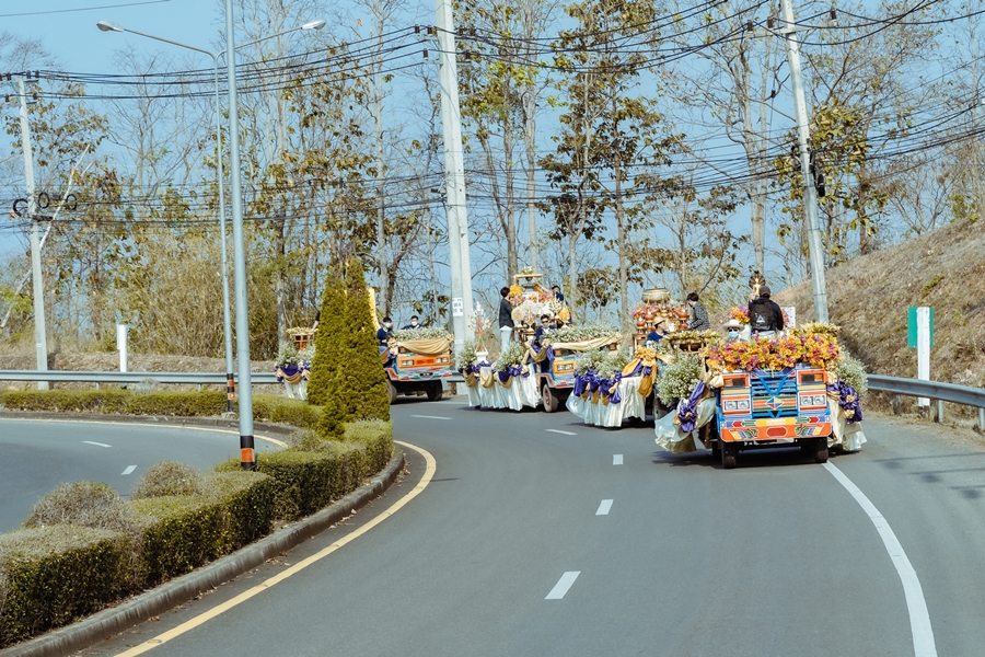 คณะรัฐศาสตร์และสังคมศาสตร์ มหาวิทยาลัยพะเยา ดำเนินโครงการประเพณีแห่ผ้าห่มพระธาตุจอมทอง ประจำปี 2565