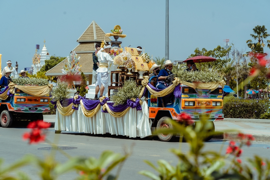 คณะรัฐศาสตร์และสังคมศาสตร์ มหาวิทยาลัยพะเยา ดำเนินโครงการประเพณีแห่ผ้าห่มพระธาตุจอมทอง ประจำปี 2565