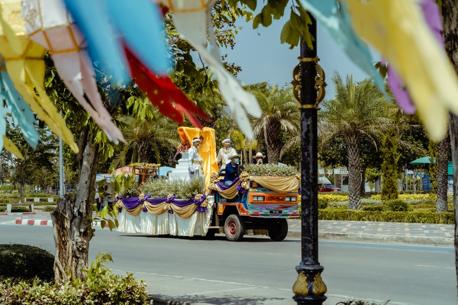 คณะรัฐศาสตร์และสังคมศาสตร์ มหาวิทยาลัยพะเยา ดำเนินโครงการประเพณีแห่ผ้าห่มพระธาตุจอมทอง ประจำปี 2565