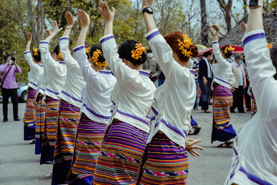 คณะรัฐศาสตร์และสังคมศาสตร์ มหาวิทยาลัยพะเยา ดำเนินโครงการประเพณีแห่ผ้าห่มพระธาตุจอมทอง ประจำปี 2565
