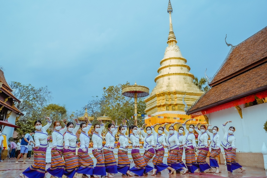 คณะรัฐศาสตร์และสังคมศาสตร์ มหาวิทยาลัยพะเยา ดำเนินโครงการประเพณีแห่ผ้าห่มพระธาตุจอมทอง ประจำปี 2565