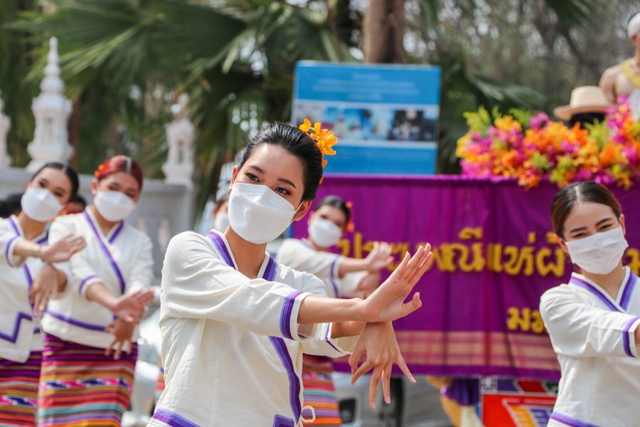 คณะรัฐศาสตร์และสังคมศาสตร์ มหาวิทยาลัยพะเยา ดำเนินโครงการประเพณีแห่ผ้าห่มพระธาตุจอมทอง ประจำปี 2565