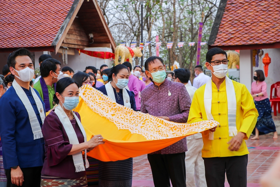 คณะรัฐศาสตร์และสังคมศาสตร์ มหาวิทยาลัยพะเยา ดำเนินโครงการประเพณีแห่ผ้าห่มพระธาตุจอมทอง ประจำปี 2565