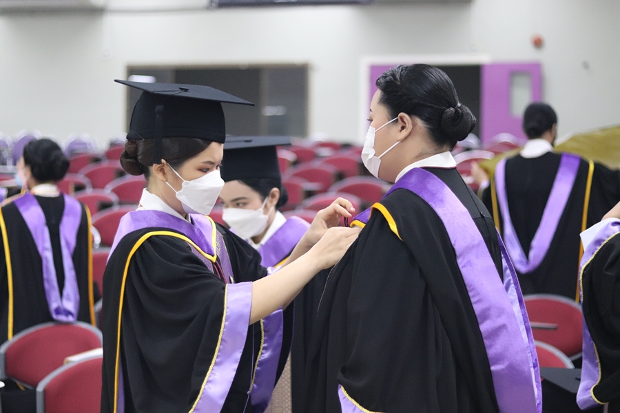 คณะรัฐศาสตร์และสังคมศาสตร์ ดำเนินการฝึกซ้อมและเตรียมความพร้อมเข้ารับพระราชทานปริญญาบัตร ประจำปีการศึกษา 2563