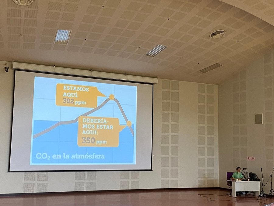 คณะรัฐศาสตร์และสังคมศาสตร์ เข้าร่วมอบรมระบุประเด็นปัญหาทรัพยากรและสิ่งแวดล้อมในสำนักงาน เพื่อเป็นการเตรียมความพร้อมสำหรับรับการประเมินสำนักงานสีเขียว 2565