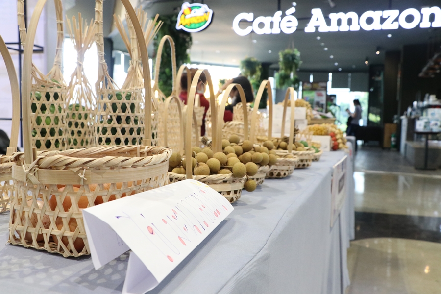 กิจกรรมแสดงผลงาน โครงการวิจัย “การเสริมสร้างศักยภาพในการเพิ่มมูลค่าผลิตภัณฑ์ชุมชนจากการแปลงทุนชุนชน ต.แม่อิง อ.ภูกามยาว จ.พะเยา