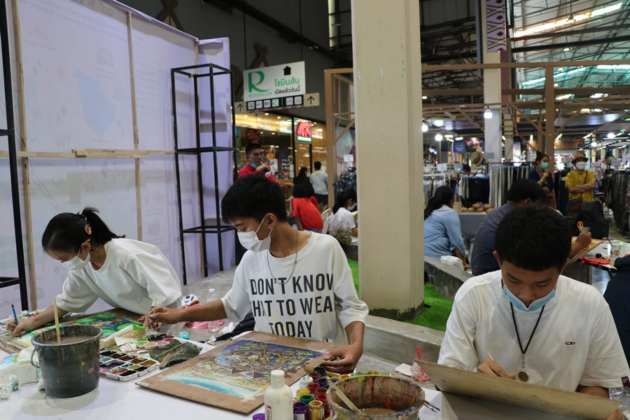 กิจกรรมแสดงผลงาน โครงการวิจัย “การเสริมสร้างศักยภาพในการเพิ่มมูลค่าผลิตภัณฑ์ชุมชนจากการแปลงทุนชุนชน ต.แม่อิง อ.ภูกามยาว จ.พะเยา
