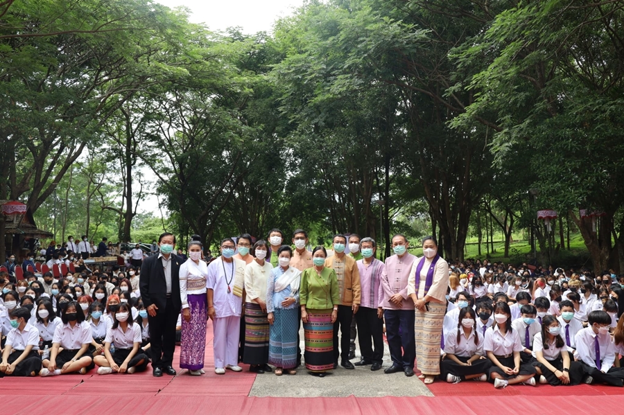คณะรัฐศาสตร์และสังคมศาสตร์ รวมพิธีไหว้ครูสล่าและไหว้ครูพื้นเมือง (ไหว้ครูกิ๋นอ้อผะญา) คณะสถาปัตยกรรมศาสตรและศิลปกรรมศาสตร์ มหาวิทยาลัยพะเยา