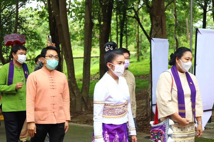 คณะรัฐศาสตร์และสังคมศาสตร์ รวมพิธีไหว้ครูสล่าและไหว้ครูพื้นเมือง (ไหว้ครูกิ๋นอ้อผะญา) คณะสถาปัตยกรรมศาสตรและศิลปกรรมศาสตร์ มหาวิทยาลัยพะเยา