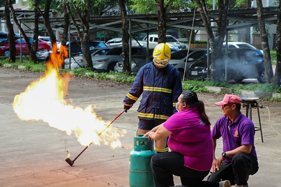 คณะรัฐศาสตร์และสังคมศาสตร์ มหาวิทยาลัยพะเยา ดำเนินการฝึกซ้อมดับเพลิงและฝึกซ้อมอพยพหนีไฟ - Health and Safety SPSS - ประจำปี 2565