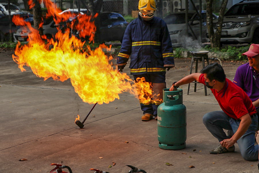 คณะรัฐศาสตร์และสังคมศาสตร์ มหาวิทยาลัยพะเยา ดำเนินการฝึกซ้อมดับเพลิงและฝึกซ้อมอพยพหนีไฟ - Health and Safety SPSS - ประจำปี 2565