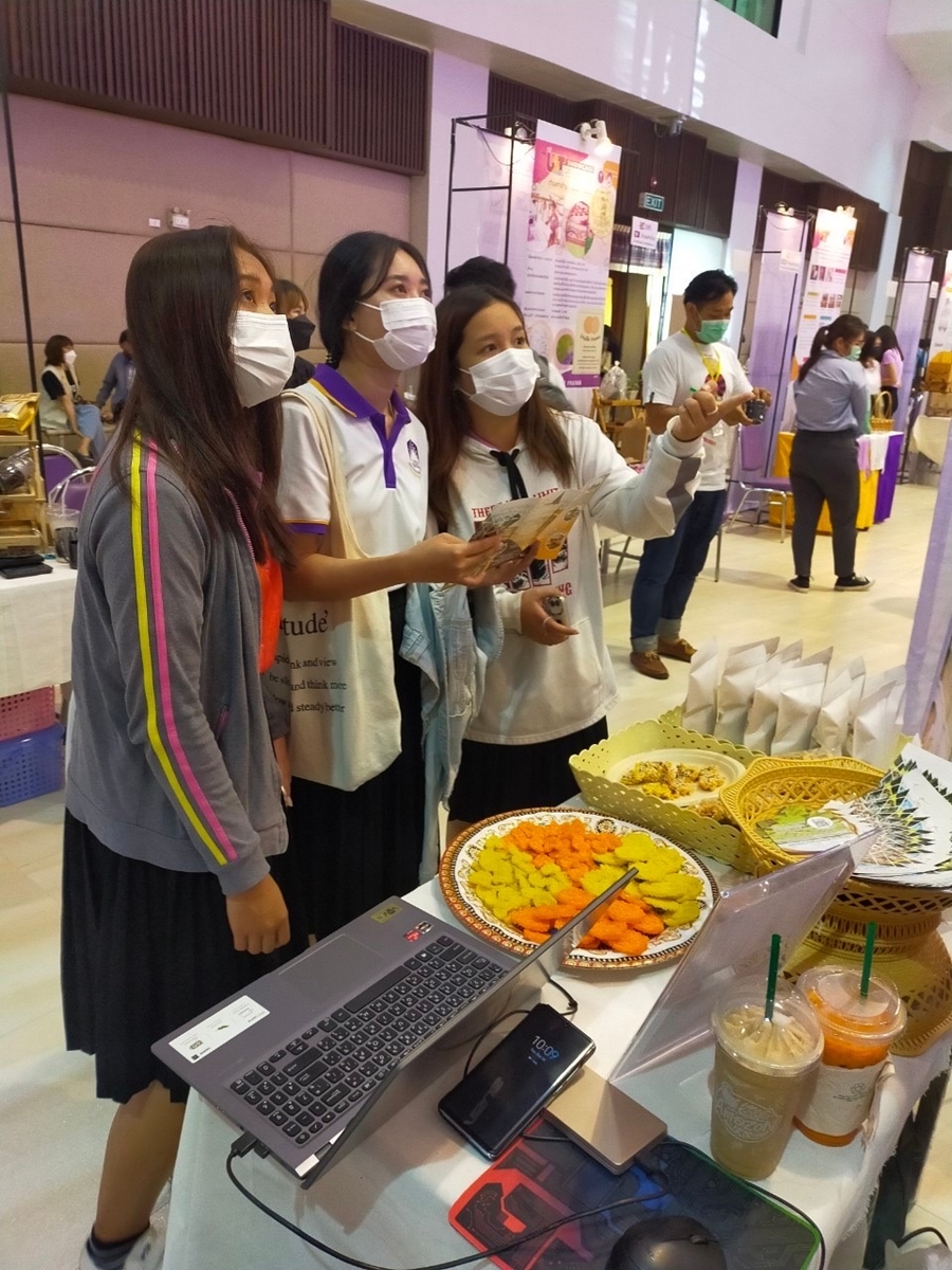 คณะรัฐศาสตร์และสังคมศาสตร์ ร่วมแสดงผลงาน กิจกรรม U2T 4BCG SHOWCASE โครงการ ขับเคลื่อนเศรษฐกิจและสังคมฐานรากหลังโควิดด้วยเศรษฐกิจ BCG (U2T for BCG)