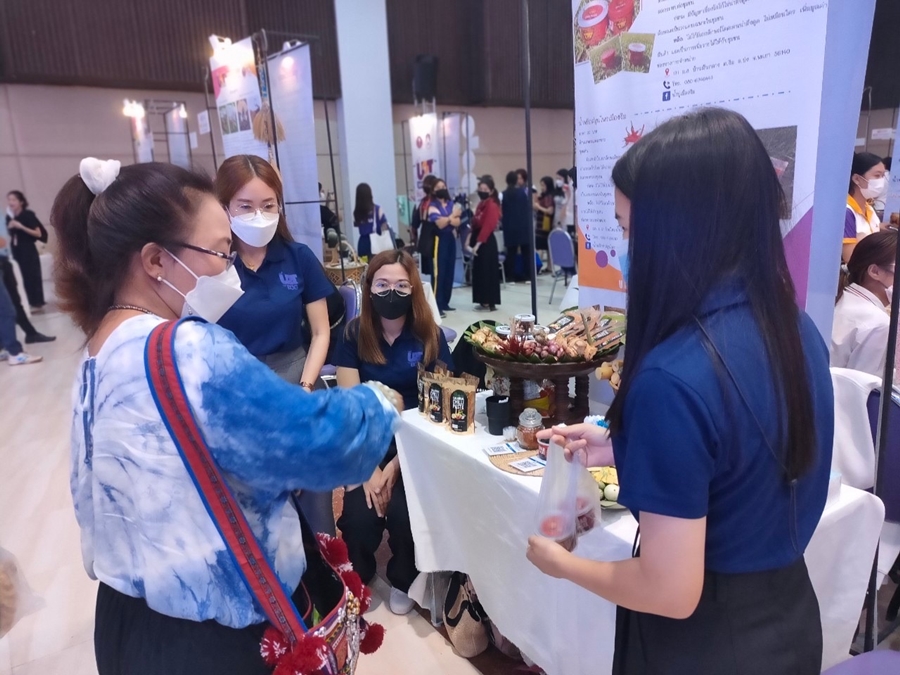 คณะรัฐศาสตร์และสังคมศาสตร์ ร่วมแสดงผลงาน กิจกรรม U2T 4BCG SHOWCASE โครงการ ขับเคลื่อนเศรษฐกิจและสังคมฐานรากหลังโควิดด้วยเศรษฐกิจ BCG (U2T for BCG)