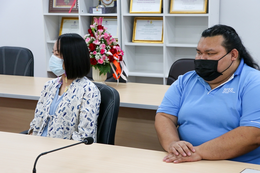 ส่งมอบงานเพื่อการพัฒนาต่อ : ส่งมอบงานคณบดีท่านใหม่ คณะรัฐศาสตร์และสังคมศาสตร์ มหาวิทยาลัยพะเยา (รศ.ดร.มนตรา พงษ์นิล)