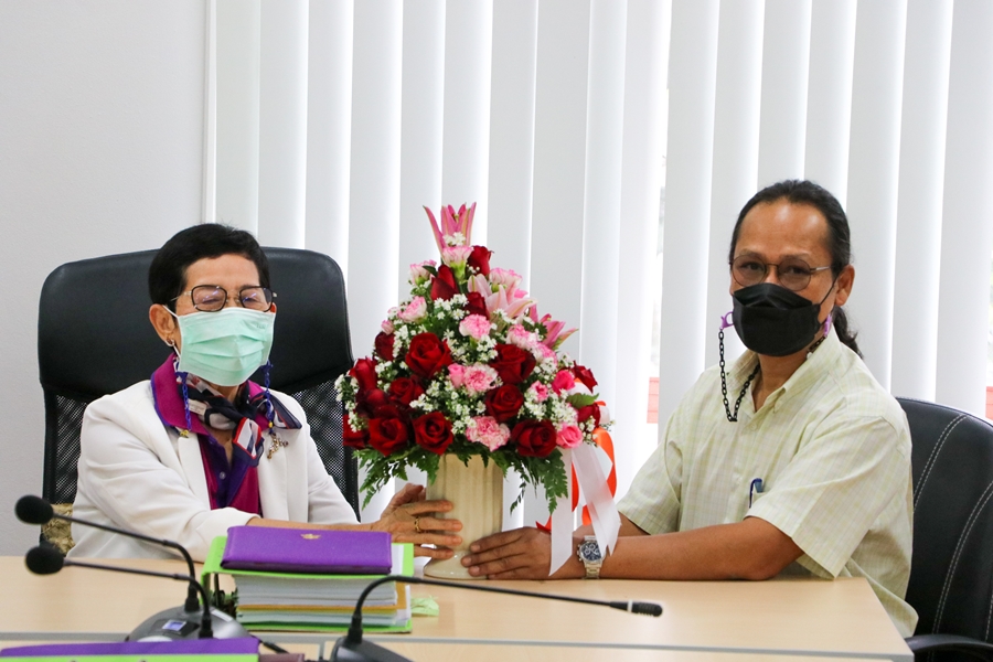 ส่งมอบงานเพื่อการพัฒนาต่อ : ส่งมอบงานคณบดีท่านใหม่ คณะรัฐศาสตร์และสังคมศาสตร์ มหาวิทยาลัยพะเยา (รศ.ดร.มนตรา พงษ์นิล)