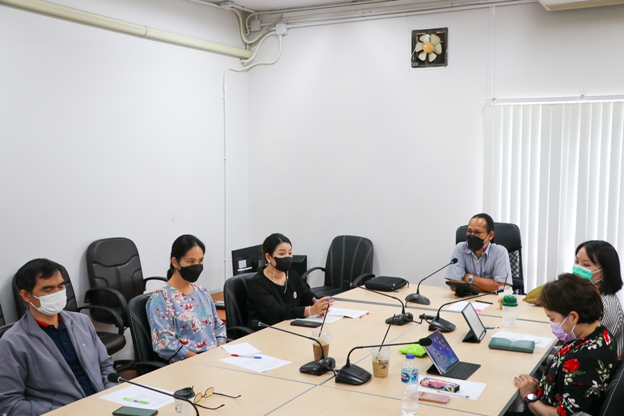 มุ่งเป้าสู่ รัฐพัฒน์นวัตกรเพื่อชุมชน คณะรัฐศาสตร์และสังคมศาสตร์ จัดประชุมบุคลากรสายสนับสนุน เพื่อทำความเข้าใจนโยบายในการพัฒนาคณะ