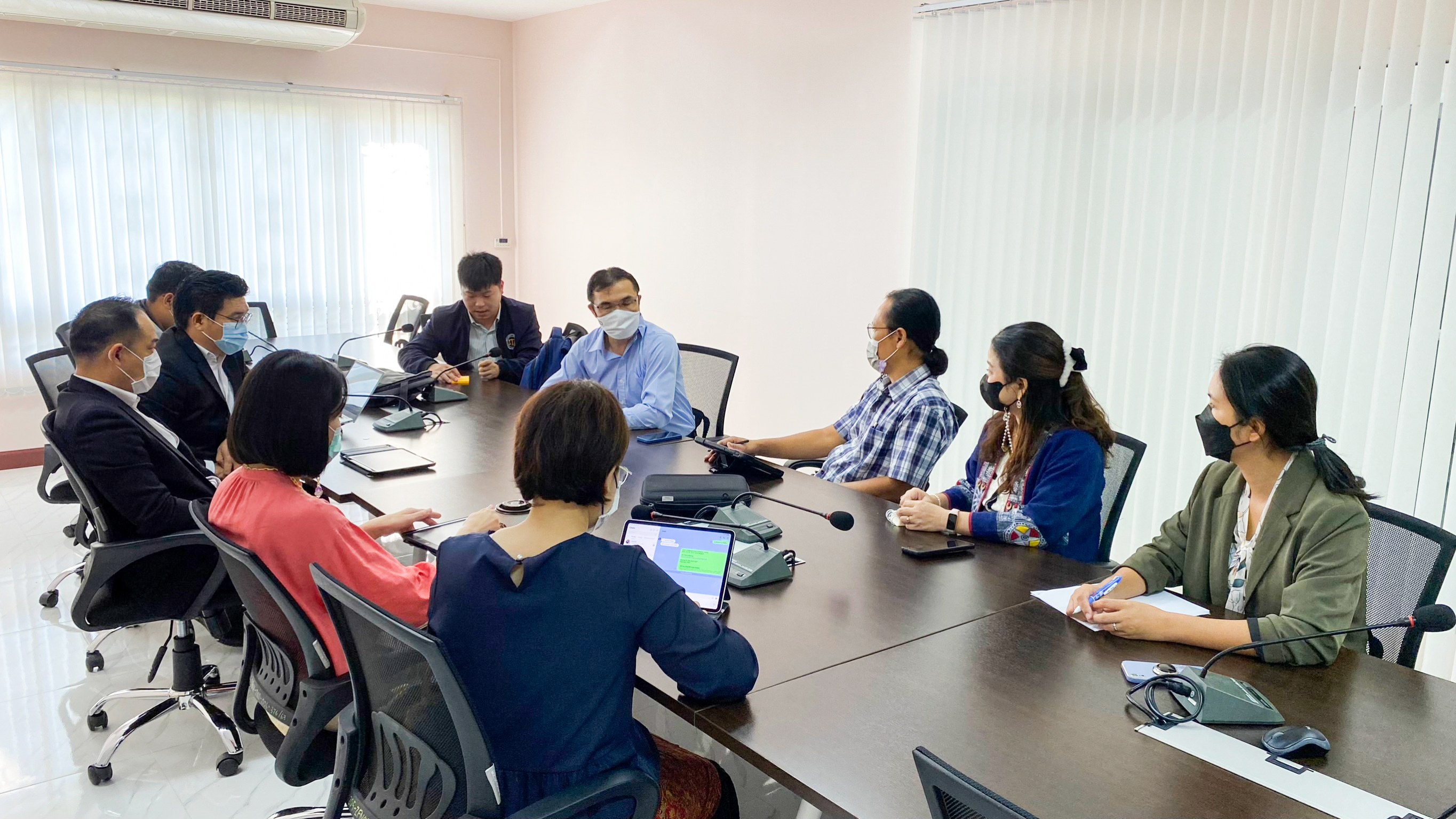 คณะรัฐศาสตร์​และสังคม​ศาสตร์​ และคณะนิติศาสตร์ ม.พะเยา ประชุมหารือการจัดกิจกรรมเพื่อบริการทางวิชาการแก่ชุมชน