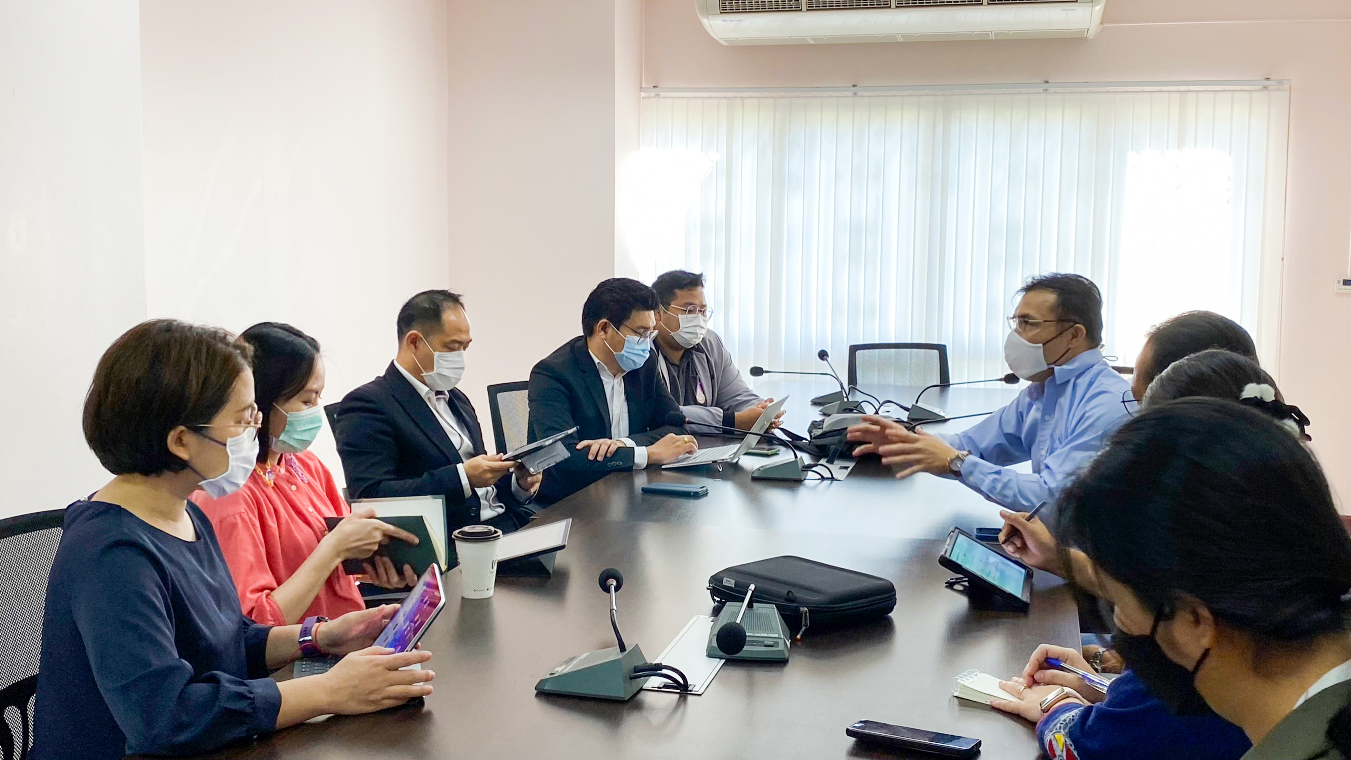 คณะรัฐศาสตร์​และสังคม​ศาสตร์​ และคณะนิติศาสตร์ ม.พะเยา ประชุมหารือการจัดกิจกรรมเพื่อบริการทางวิชาการแก่ชุมชน