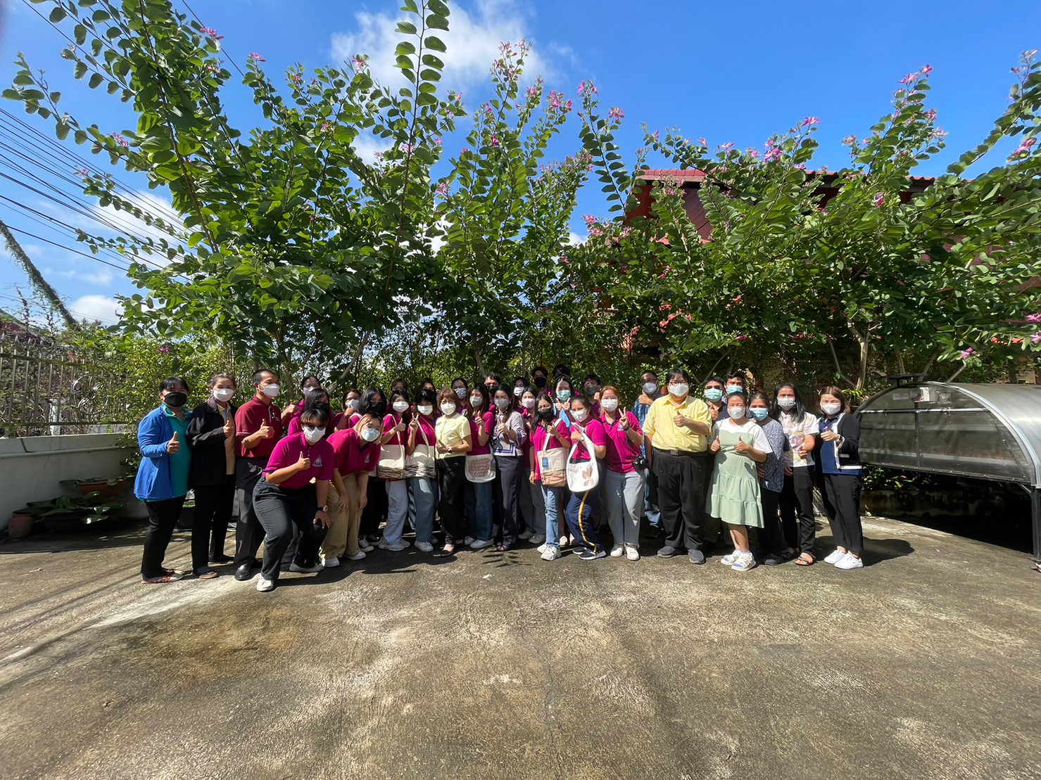 กิจกรรมถอดบทเรียนและจัดทำวิดีทัศน์ นวัตกรรมกระบวนการเพื่อยกระดับตราสัญลักษณ์และบรรจุภัณฑ์ผ้ามัดย้อมแม่อิงชิโบริ (1 คณะ 1 ชุมชนนวัตกรรม) คณะรัฐศาสตร์และสังคมศาสตร์