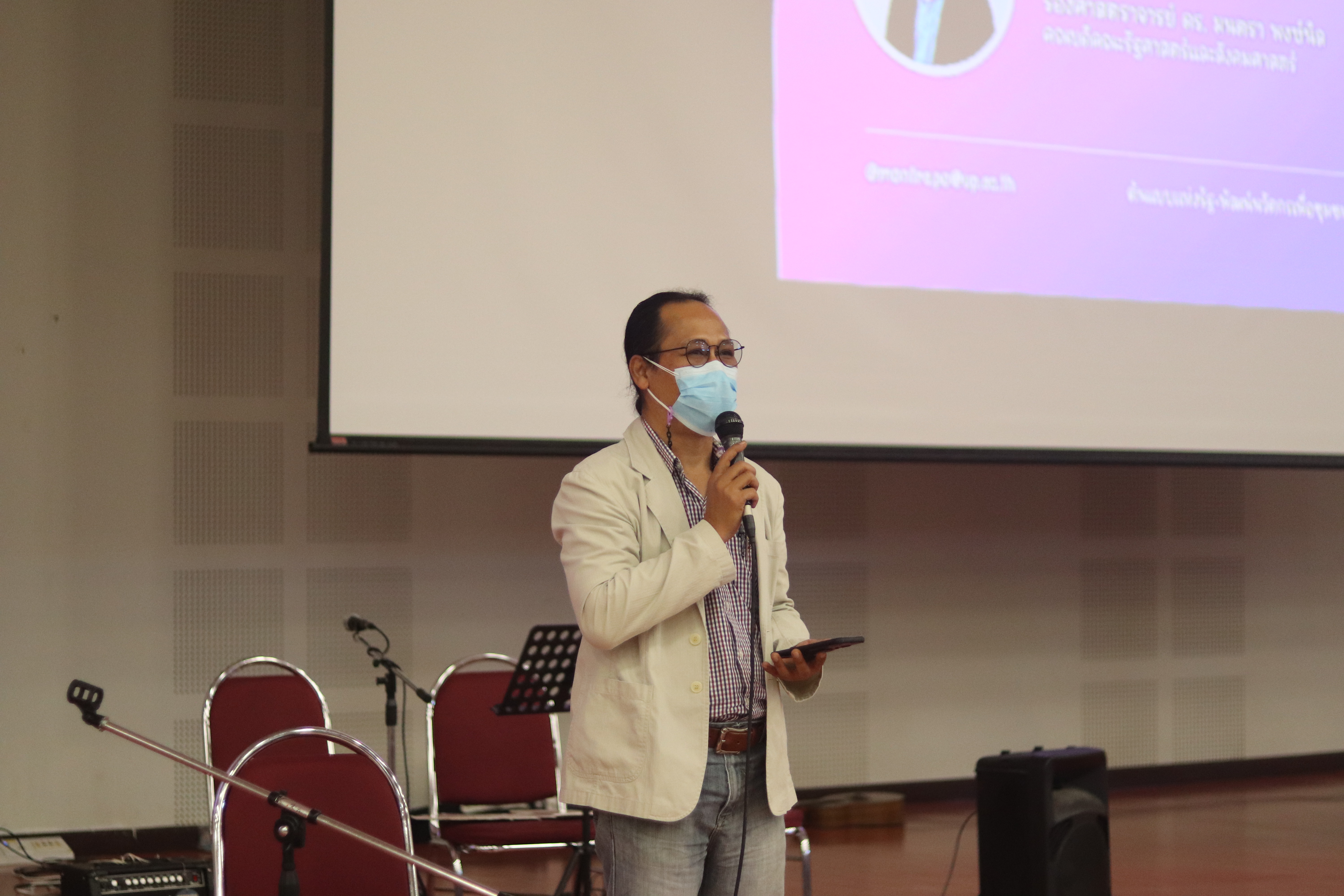 คณะรัฐศาสตร์และสังคมศาสตร์ ได้ดำเนินงานปฐมนิเทศนิสิต 3 ชั้นปี 3 หลัดสูตร ในกิจกรรม รู้จักฉัน รู้จักเธอ รู้จักเรา ณ ห้องUB003