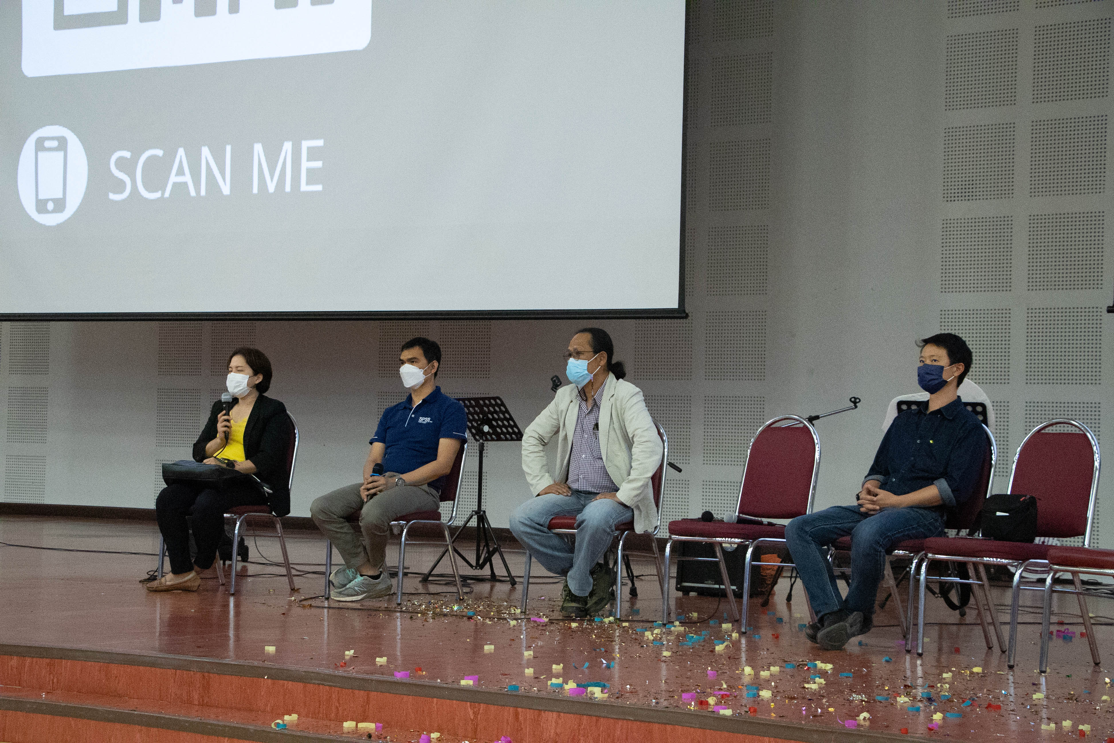 คณะรัฐศาสตร์และสังคมศาสตร์ ได้ดำเนินงานปฐมนิเทศนิสิต 3 ชั้นปี 3 หลัดสูตร ในกิจกรรม รู้จักฉัน รู้จักเธอ รู้จักเรา ณ ห้องUB003