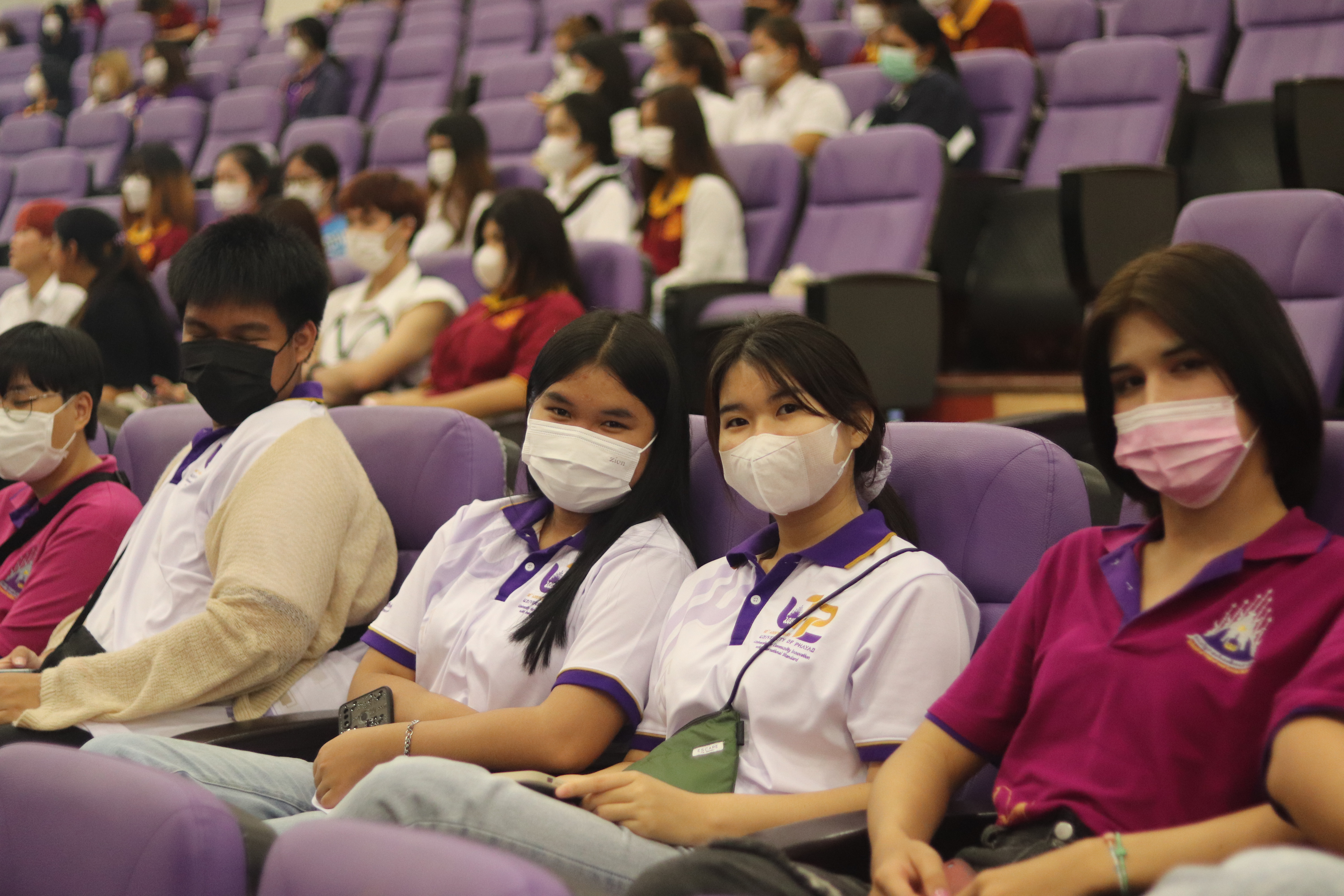 คณะรัฐศาสตร์และสังคมศาสตร์ ได้ดำเนินงานปฐมนิเทศนิสิต 3 ชั้นปี 3 หลัดสูตร ในกิจกรรม รู้จักฉัน รู้จักเธอ รู้จักเรา ณ ห้องUB003