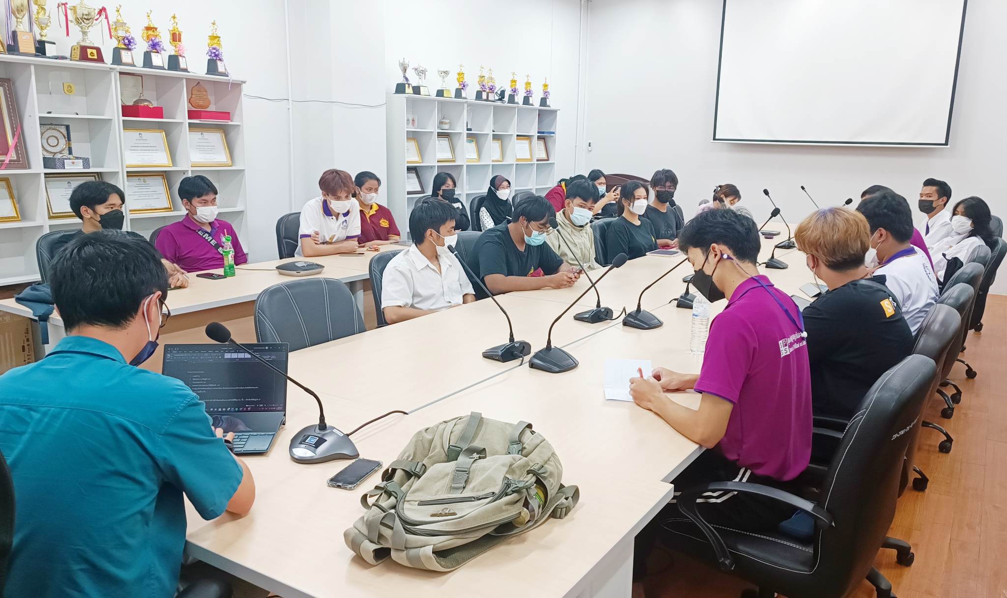 ประชุมคณะกรรมการร่างธรรมนูญนิสิตคณะรัฐศาสตร์และสังคมศาสตร์ ครั้งที่ 1 (การจัดทำธรรมนูญนิสิตคณะรัฐศาสตร์และสังคมศาสตร์ )