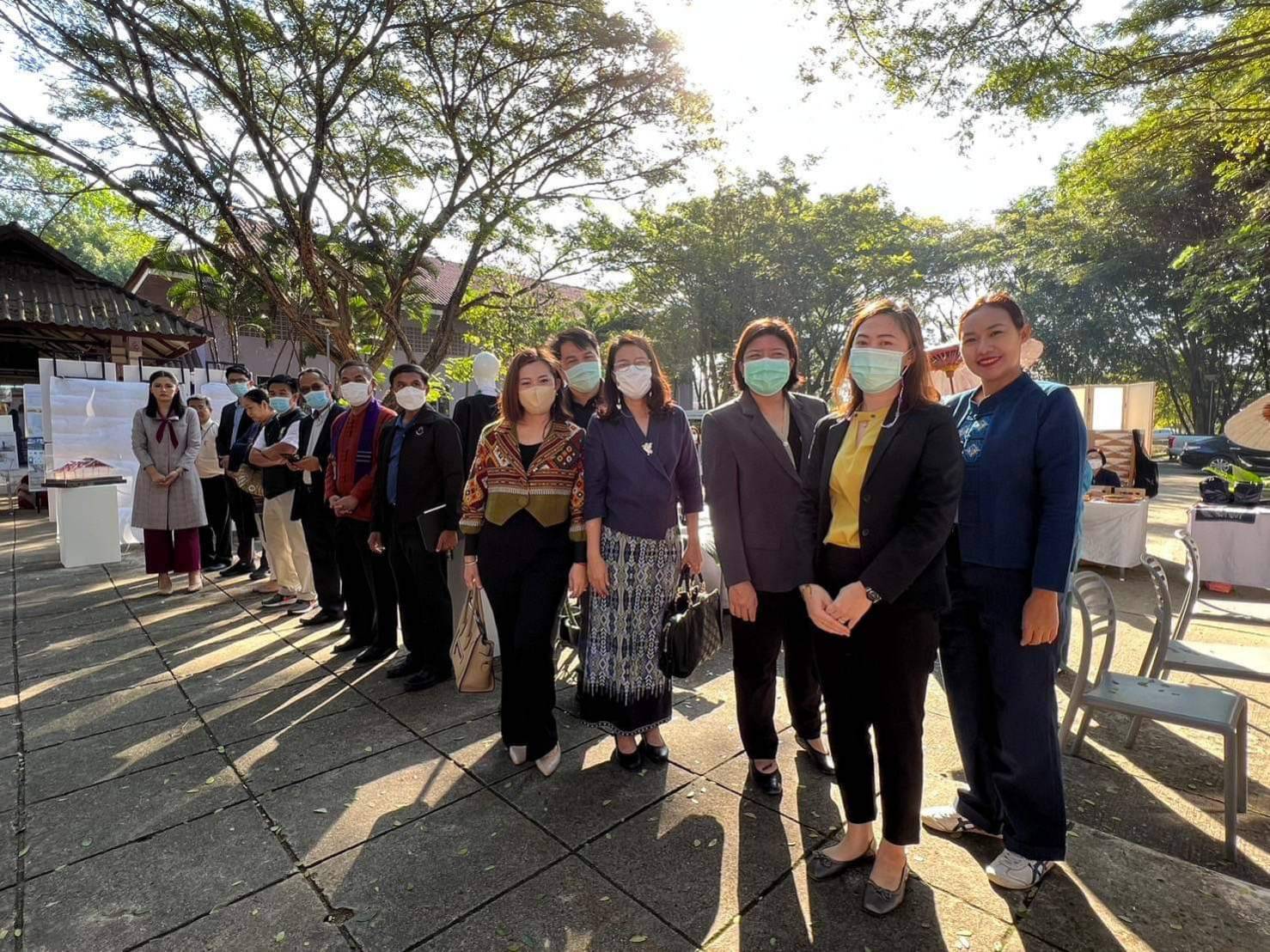 คณบดีคณะรัฐศาสตร์​และ​สังคม​ศาสตร์​ รศ.ดร.มนตรา​ พงษ์นิล​ ได้เข้าร่วมการประชุมหารือและตรวจติดตามผลการใช้จ่ายงบประมาณของมหาวิทยาลั​ยพะเยา