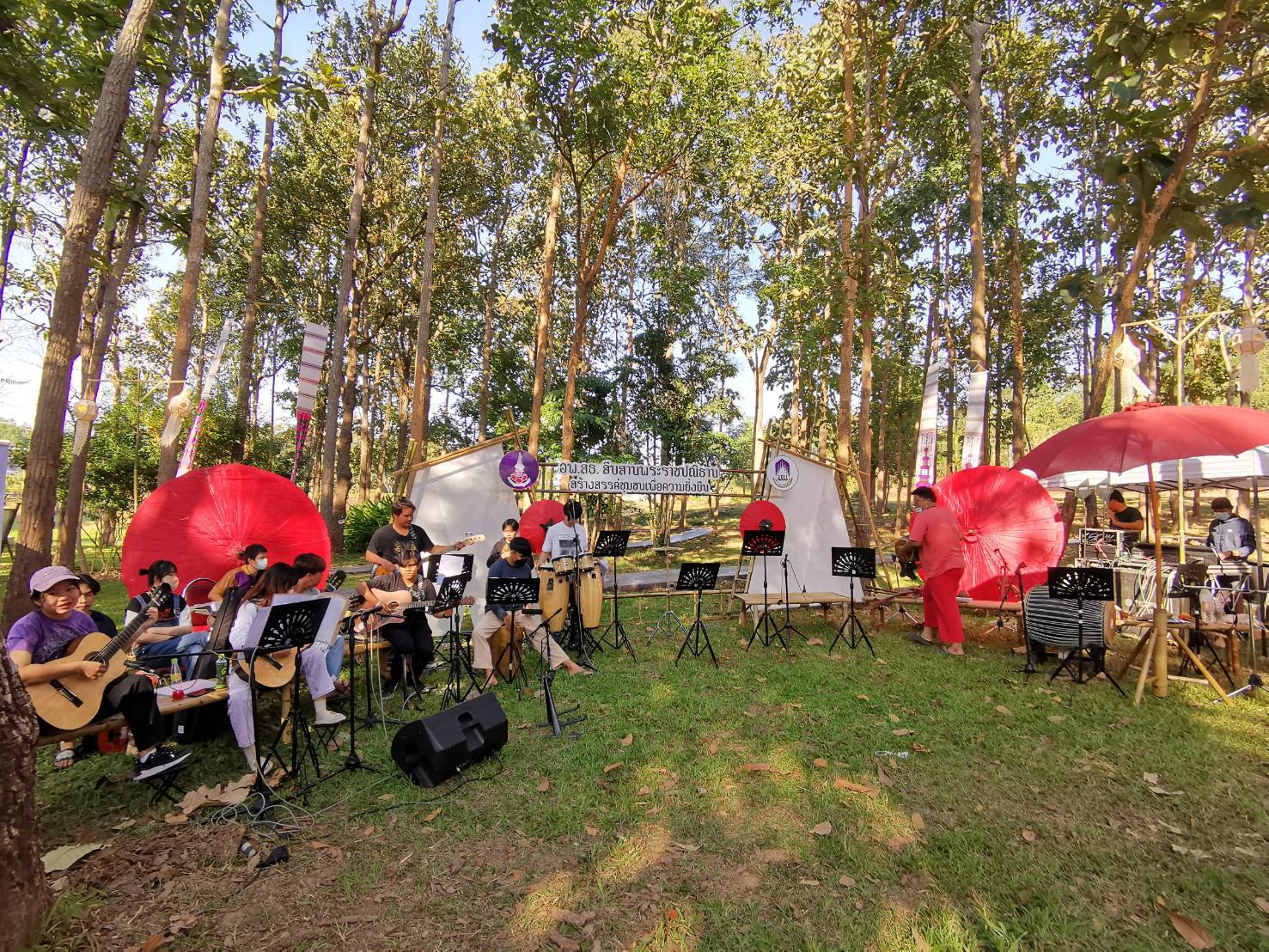 คณบดีคณะรัฐศาสตร์​และ​สังคม​ศาสตร์​ รศ.ดร.มนตรา​ พงษ์นิล​ ได้เข้าร่วมการประชุมหารือและตรวจติดตามผลการใช้จ่ายงบประมาณของมหาวิทยาลั​ยพะเยา