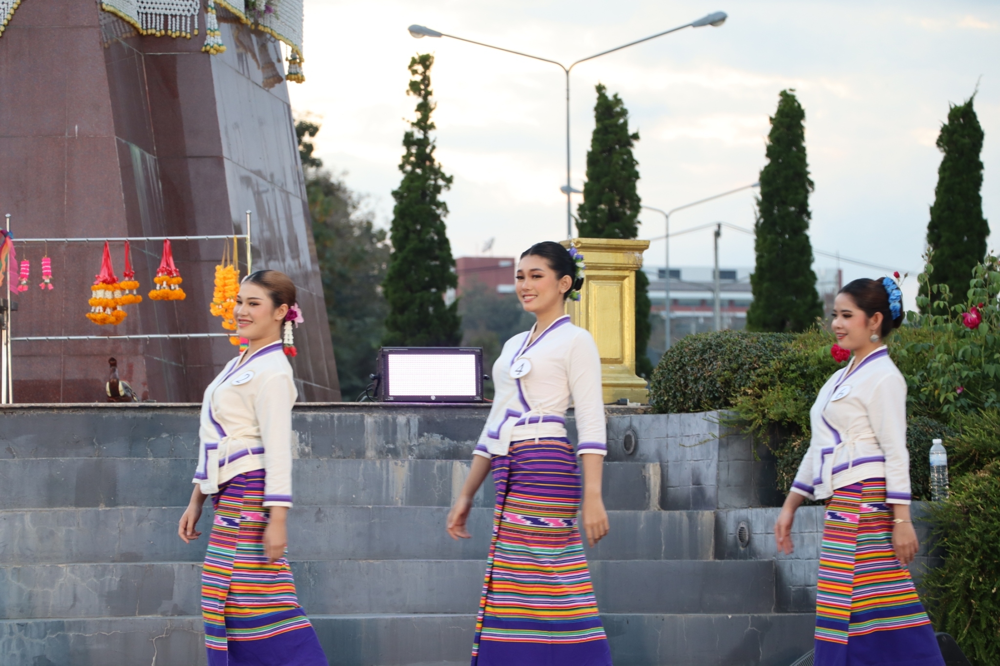 คณะรัฐศาสตร์และสังคมศาสตร์ร่วมสืบสานวัฒนธรรม ตานข้าวใหม่ใส่บาตรหลวง “กว๊านพะเยาสายน้ำแห่งชีวิต ตานข้าวทิพย์พระเจ้าตนหลวง