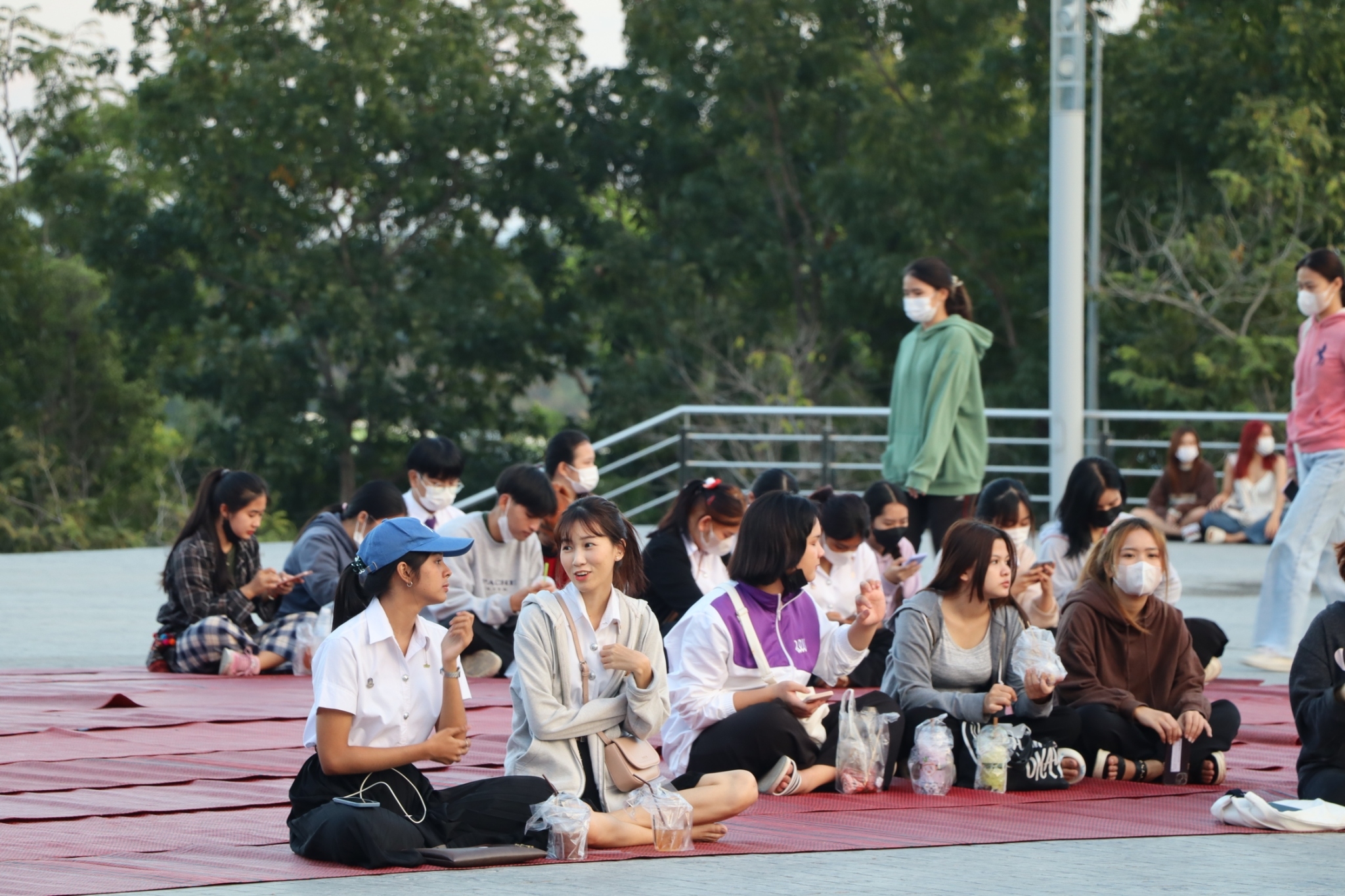 คณะรัฐศาสตร์และสังคมศาสตร์ร่วมสืบสานวัฒนธรรม ตานข้าวใหม่ใส่บาตรหลวง “กว๊านพะเยาสายน้ำแห่งชีวิต ตานข้าวทิพย์พระเจ้าตนหลวง